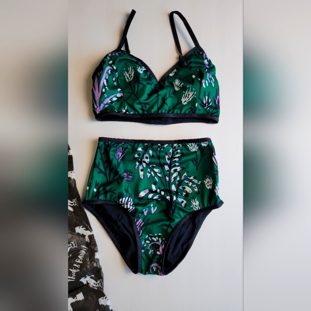 *Rare* Thief and Bandit Emerald Thistle Bikini Set (Medium/Small)